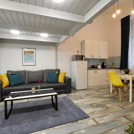 Standard Apartment By Hi5 - Akacfa 59 Budapest Bagian luar foto