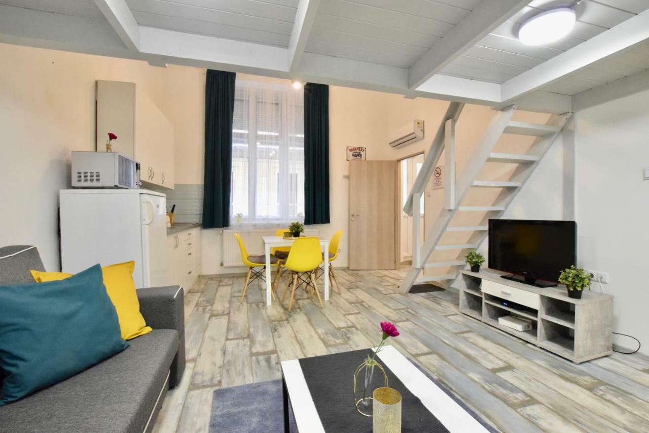 Standard Apartment By Hi5 - Akacfa 59 Budapest Bagian luar foto