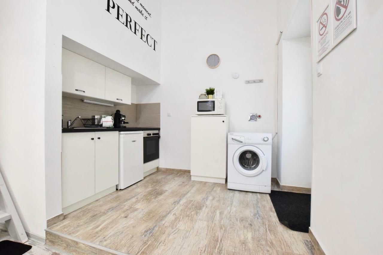 Standard Apartment By Hi5 - Akacfa 59 Budapest Bagian luar foto