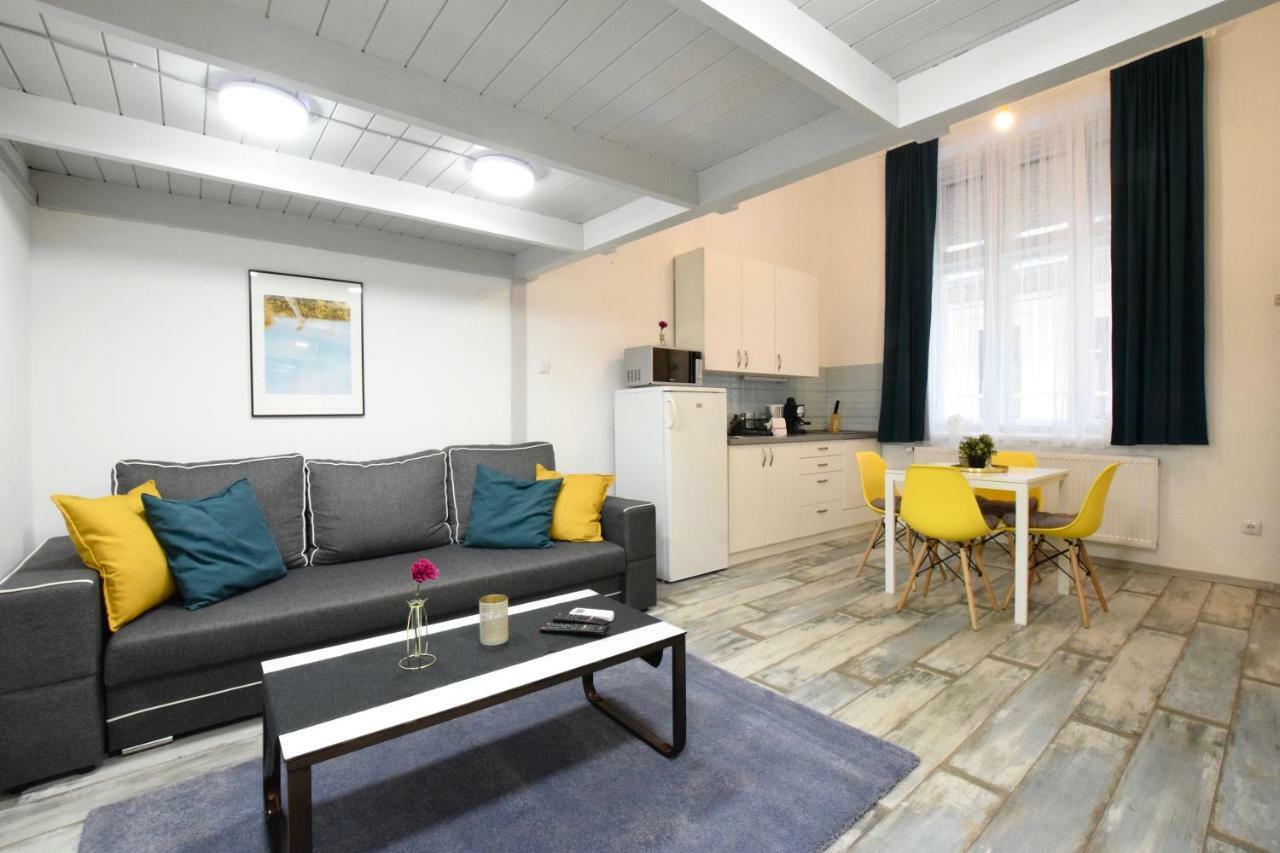 Standard Apartment By Hi5 - Akacfa 59 Budapest Bagian luar foto